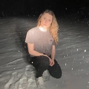 Meet your Posher, Alexis